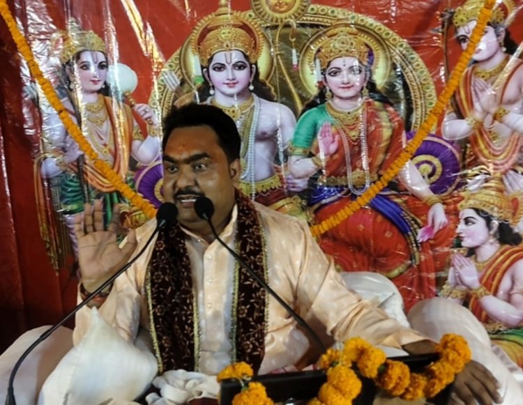 रामकथा में रामलला के आदर्शों का हुआ गुणगान, भक्ति में डूबे श्रद्धालु