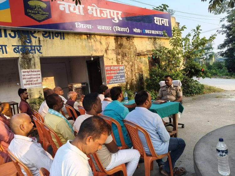 48 घंटे में लूटकांड का पर्दाफाश करने वाले थानाध्यक्ष चंदन कुमार को एसपी ने किया सम्मानित