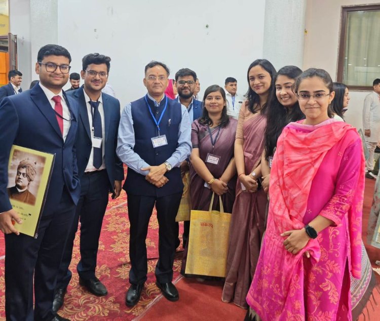 बक्सर के शिक्षक ने गढ़ी सफलता की नई मिसाल, राष्ट्रीय मंच पर शिष्यों ने बढ़ाया मान