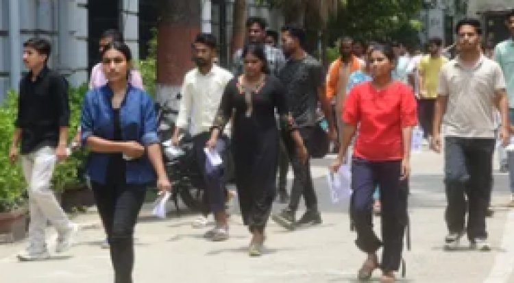 बक्सर में सिपाही भर्ती परीक्षा शांतिपूर्ण संपन्न, पहली पाली में एक परीक्षार्थी निष्कासित