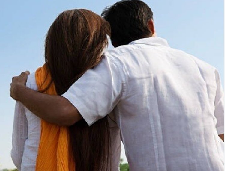 प्रेम प्रसंग में फरार हुई युवती, गुस्साए परिजनों ने प्रेमी के घर बोला धावा, मारपीट में कई घायल; 10 लोगों पर प्राथमिकी दर्ज