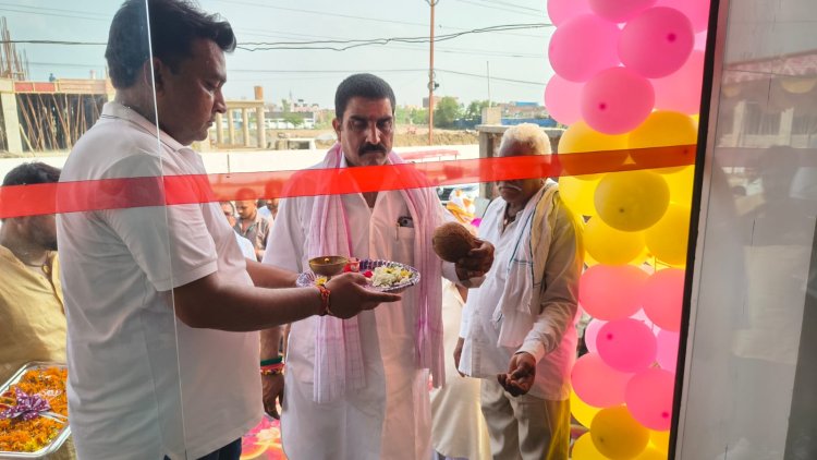 बक्सर में बढ़ा इलेक्ट्रिक वाहनों का बाजार, बाबा ग्रीनवे ईवी मोटर्स का हुआ शुभारंभ