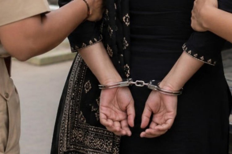 महिला शराब तस्कर गिरफ्तार, पुलिस ने भेजा जेल