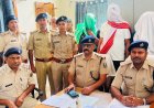 मोबाइल दुकान की आड़ में चल रही थी शराब महफिल, कट्टा-कारतूस के साथ तीन दबोचे