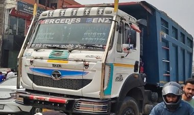 सड़क पार करते समय तेज रफ्तार डंपर की चपेट में आई मासूम, वाराणसी रेफर