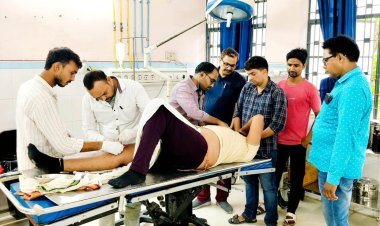 चलती श्रमजीवी एक्सप्रेस पकड़ने की कोशिश पड़ी भारी, युवक की हालत गंभीर