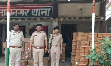 रिजेक्ट कॉस्मेटिक की आड़ में 3308 लीटर अंग्रेजी शराब बरामद, डीसीएम ट्रक समेत चालक गिरफ्तार