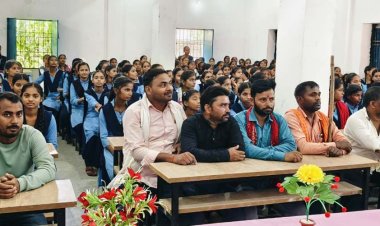 शिक्षक-अभिभावक संवाद में उठे पढ़ाई के मुद्दे, नियमित उपस्थिति और मोबाइल से दूरी पर जोर