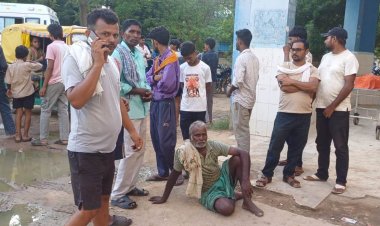 ई-रिक्शा व बाइक की आमने-सामने की टक्कर में बाइक सवार युवक की मौके पर हुई मौत
