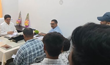 नावानगर अंचल कार्यालय की जांच में खुली लापरवाही, लंबित मामलों पर अपर समाहर्ता सख्त