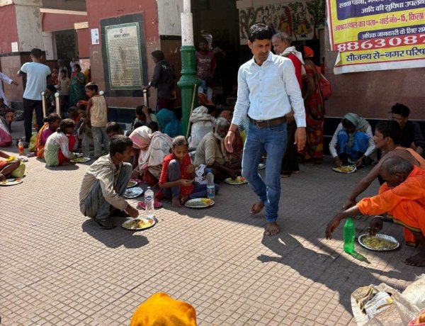 भोजन बैंक का 65वां सप्ताह: जरूरतमंदों को परोसा सेवा का प्रसाद, नव नियुक्त एसडीएम खुशबू सिंह ने की सराहना