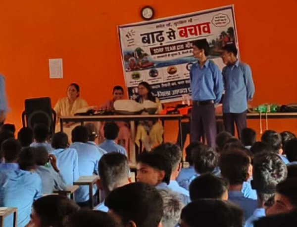 एसडीआरएफ ने छात्रों को सिखाए आपदा प्रबंधन के गुर, सीपीआर और बाढ़ बचाव का लाइव डेमो बना आकर्षण