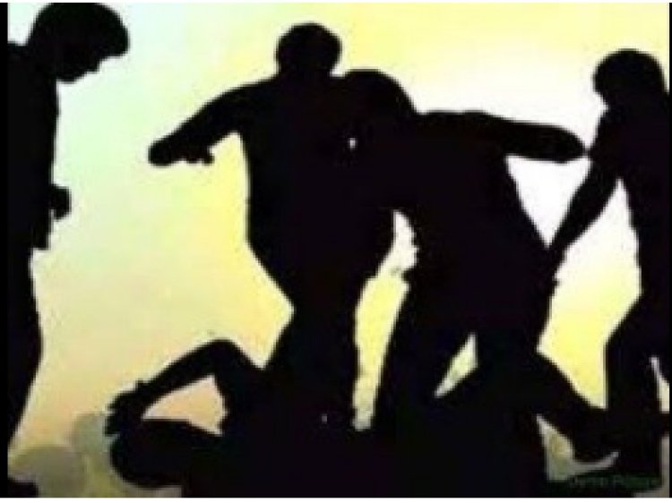 फागु टोला में मामूली कहासुनी ने लिया हिंसक रूप, दो पक्षों में भिड़ंत; चार घायल