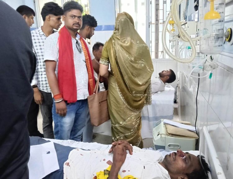 देवल मोड़ पर तेज रफ्तार बोलेरो ने बाइक को मारी टक्कर, दो युवक गंभीर रूप से घायल