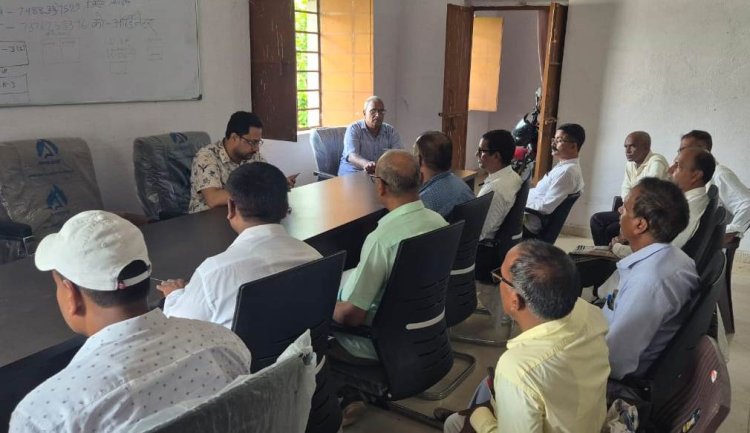 बीएलओ की समीक्षा बैठक में लंबित फॉर्मों का जल्द करें निष्पादन, कॉलेजों में बनेगा निर्वाचन साक्षरता क्लब