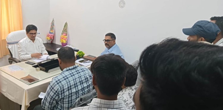 नावानगर अंचल कार्यालय की जांच में खुली लापरवाही, लंबित मामलों पर अपर समाहर्ता सख्त