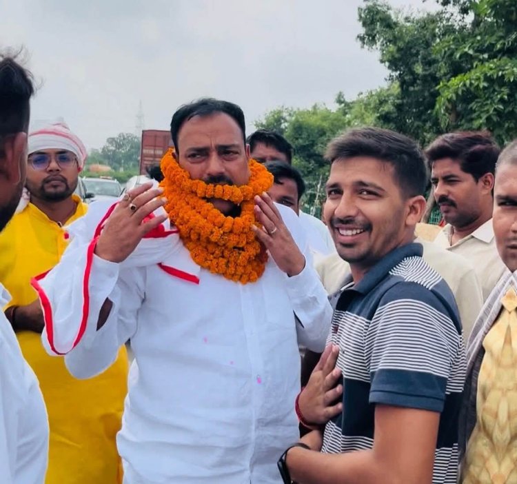 रणजीत राय हत्याकांड में आजीवन कारावास की सजा काट चुके रामसुरेश उर्फ लांगा यादव के स्वागत जुलूस और जनसभा ने बदले राजनीतिक माहौल के संकेत दिए