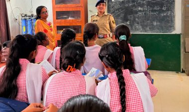 छेड़खानी से साइबर ठगी तक, छात्राओं को सिखाए बचाव के तरीके