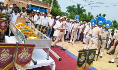 तिरंगे में लिपटा लौटा देश का सपूत, नम आंखों से खरगपुरा ने दी अंतिम विदाई