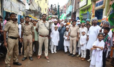 डुमरांव में अमन-चैन के बीच निकला मिलाद-उन-नबी का जुलूस, सुरक्षा व्यवस्था रही चाक-चौबंद