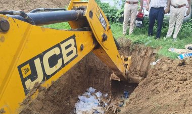 जब्त शराब पर चला प्रशासन का बुलडोजर, 686 लीटर से अधिक शराब नष्ट