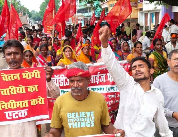 सातवें दिन भी नहीं टूटी सफाईकर्मियों की हड़ताल, सड़कों पर उतरा संघर्ष