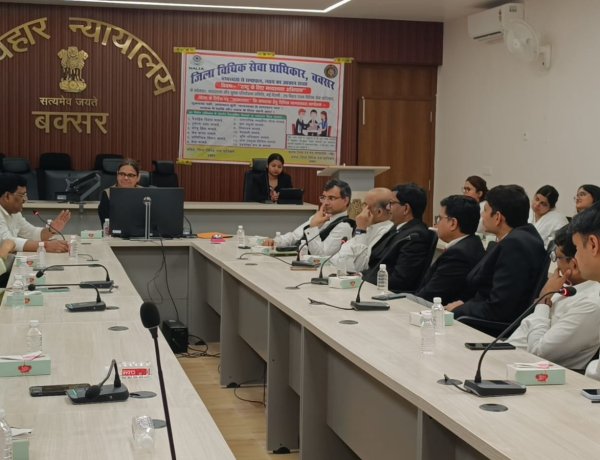 मध्यस्थता से सुलझाएं विवाद, अदालतों का बोझ घटाने पर जोर