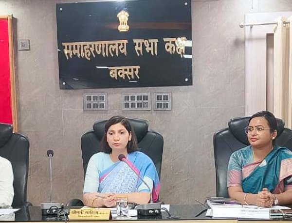 लापरवाही पर डीएम सख्त, अफसरों से जवाब-तलब; मनरेगा डीपीओ पर ‘प्रपत्र क’ का निर्देश