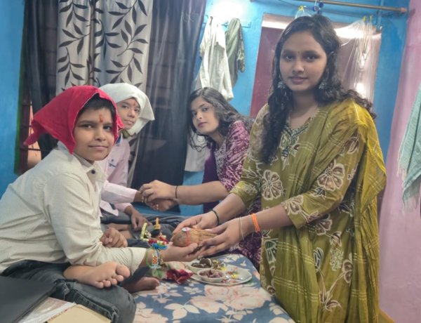 रक्षाबंधन पर स्नेह के धागों से मजबूत हुआ भाई-बहन का रिश्ता