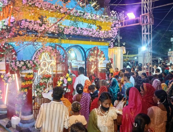 शनिचरा बाबा के वार्षिक पूजनोत्सव में उमड़ा आस्था का सैलाब, देर रात तक लगा रहा मेला