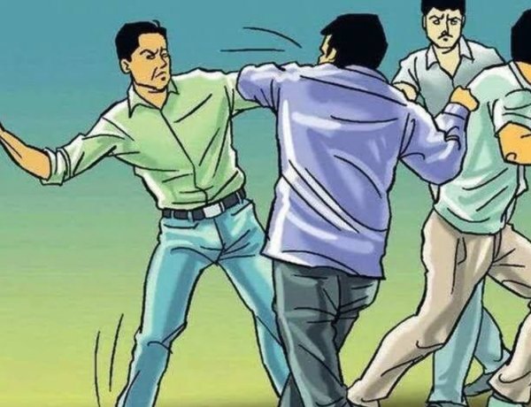दिया मोड़ पर युवक से मारपीट, जेब से पांच हजार रुपये निकालने का आरोप