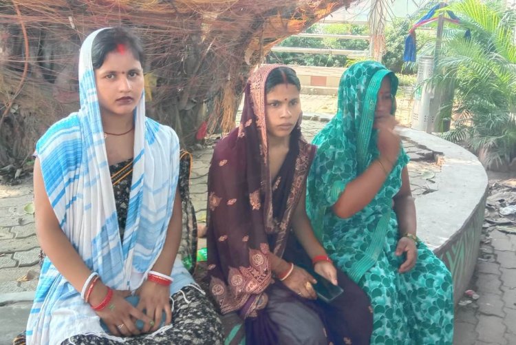 चूड़ी बाजार में ‘सम्मोहन गैंग’ का शिकार हुईं दो महिलाएं, दो लाख के गहने लेकर फरार हुईं चार शातिर