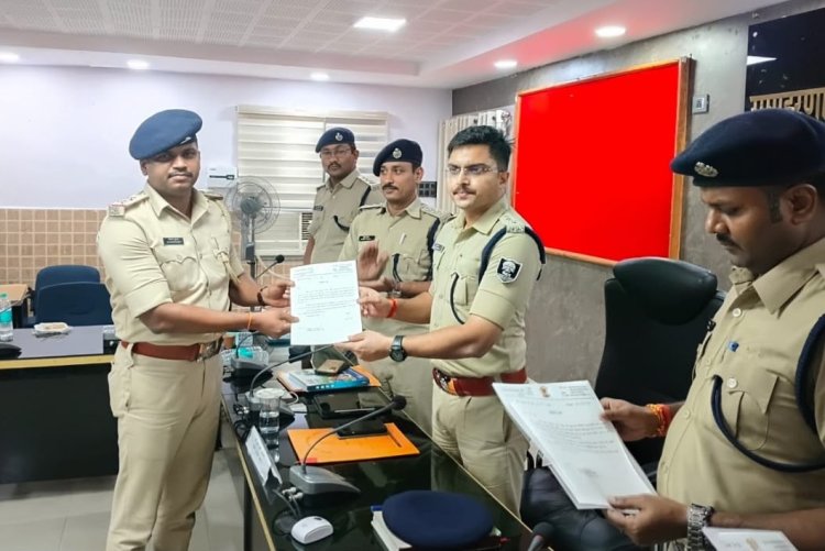 नशे के सौदागरों पर शिकंजा कसने वाले नया भोजपुर थानाध्यक्ष की एसपी ने थपथपाई पीठ