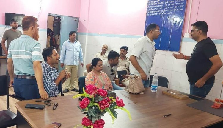 अस्पताल में डॉक्टरों से बदसलूकी पर भड़का आक्रोश, ओपीडी एक घंटे रही बाधित