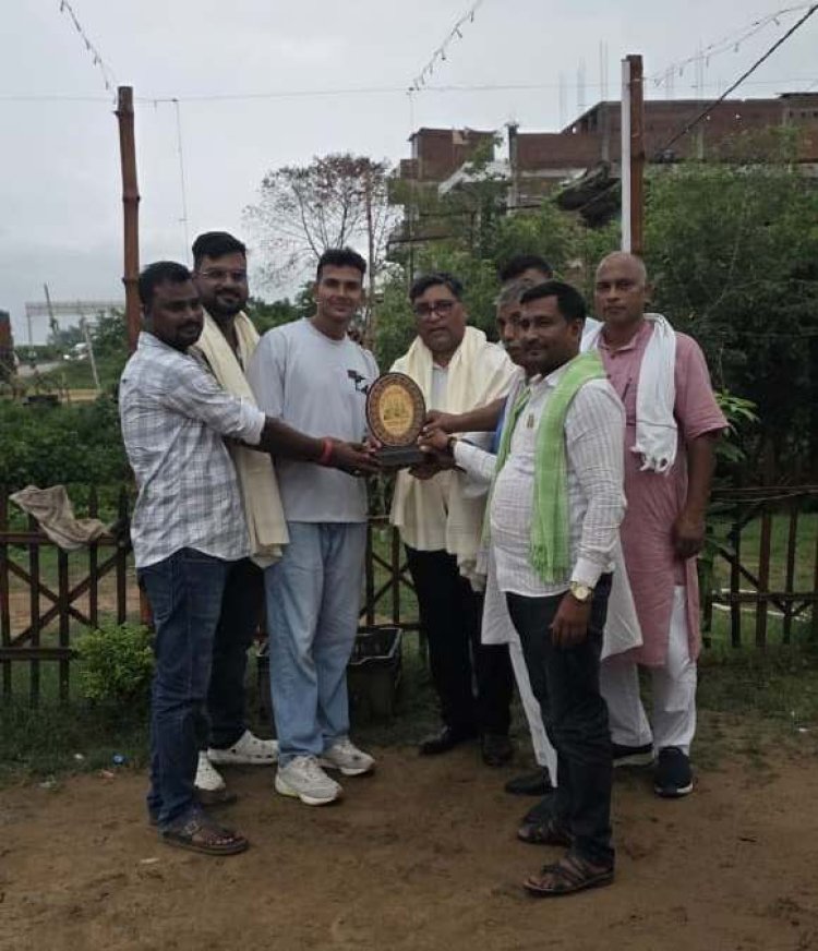 प्लास्टिक कचरे को बनाया कमाई और पर्यावरण संरक्षण का जरिया, संजीत राय सम्मानित
