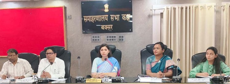 लापरवाही पर डीएम सख्त, अफसरों से जवाब-तलब; मनरेगा डीपीओ पर ‘प्रपत्र क’ का निर्देश