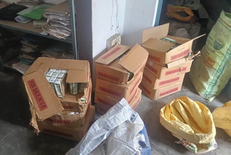 रेल ओवरब्रिज के नीचे पुलिस को मिली शराब की बड़ी खेप, बाइक छोड़ भागा तस्कर