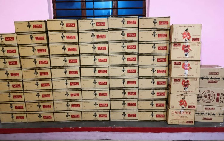 गुप्त सूचना पर पुलिस का बड़ा वार, स्कॉर्पियो से 554 लीटर अंग्रेजी शराब के साथ तीन तस्कर गिरफ्तार