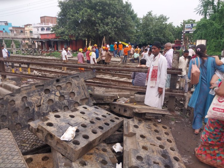 तीन माह के आंदोलन के बाद खुलने की राह पर बक्सर की पूर्वी रेलवे गुमटी