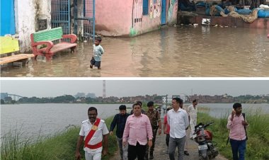 नाव के सहारे जिंदगी, बनारपुर की पिछड़ी बस्ती में घुसा कर्मनाशा का पानी