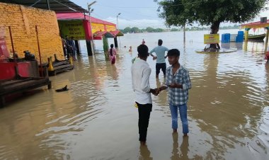 खतरे के निशान से महज 8 सेंटीमीटर दूर गंगा, बक्सर में बाढ़ का खतरा और गहराया