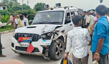 अचानक सड़क पर आए व्यक्ति को बचाने में दो वाहन टकराए, टोटो सवार घायल