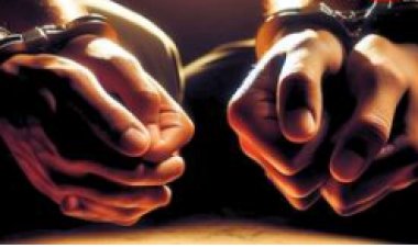 शराब के खिलाफ कार्रवाई में दो गिरफ्तार, तस्करी में इस्तेमाल बाइक भी जब्त