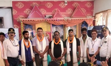 पूर्व सैनिकों की बैठक में दो युवा सैन्य अधिकारियों का सम्मान