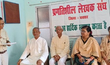 हिंदी के भविष्य से लेकर साहित्य की नई पीढ़ी तक, कवि गोष्ठी में उठे सवाल