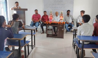 हिंदी को व्यवहार और संस्कार से जोड़ने का लिया संकल्प, विद्यार्थियों ने जाना भाषा का गौरव