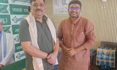 जदयू के राष्ट्रीय कार्यकारी अध्यक्ष से दिल्ली में मिले डुमरांव के पूर्व विधानसभा प्रभारी, बूथ स्तर तक संगठन को सक्रिय बनाने पर हुई चर्चा