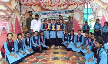 रंगोली के जरिए स्वच्छ विद्यालय, कूड़ा प्रबंधन और स्वस्थ वातावरण का संदेश; __ सात समूहों ने लिया प्रतियोगिता में हिस्सा