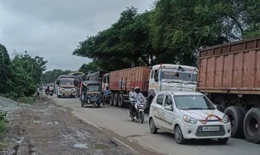 दानी कुटिया के पास ट्रकों की कतार ने बढ़ाई परेशानी, दिनभर रेंगता रहा यातायात