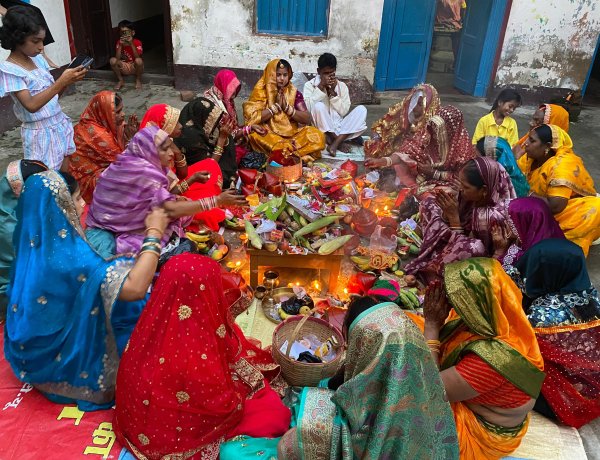 प्रखंड क्षेत्र में महिलाओं ने धूमधाम से किया तीज व्रत